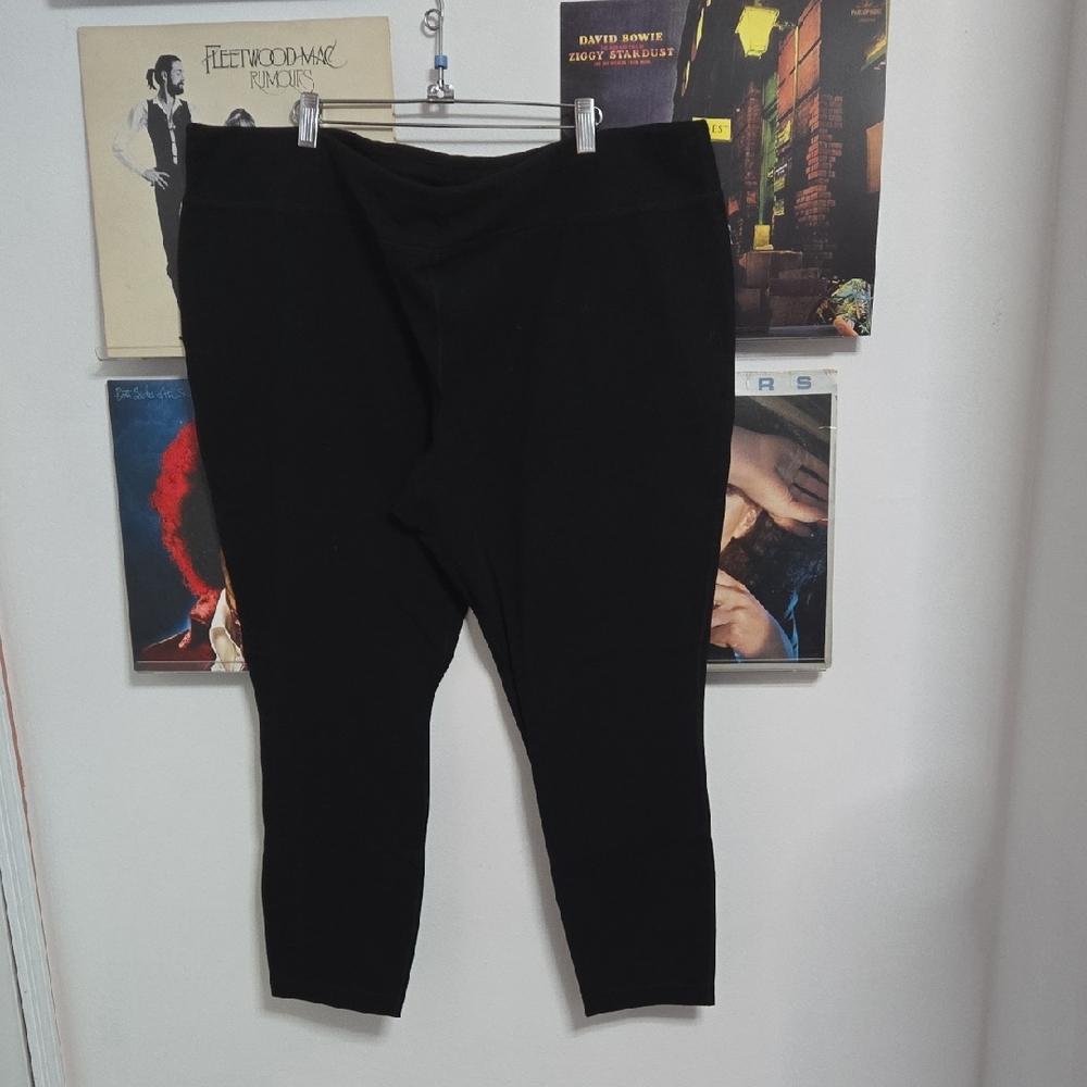 Danskin Now Black Capri Leggings - 4X